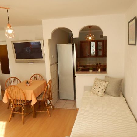 Apartament Piastowska Apartment Kamienna Gora Exterior foto