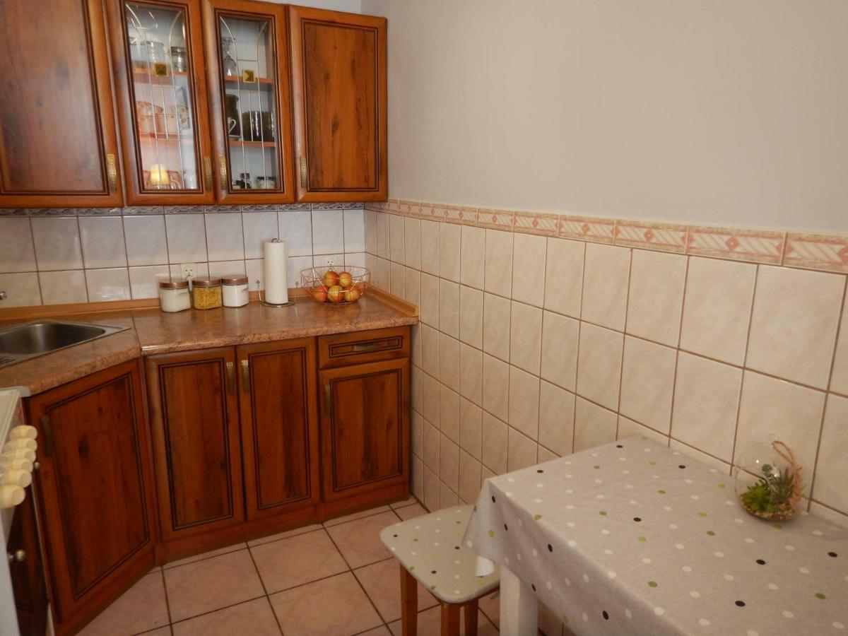 Apartament Piastowska Apartment Kamienna Gora Exterior foto